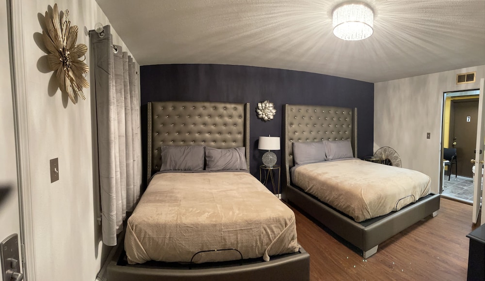 Red Lotus Inn - photo 2