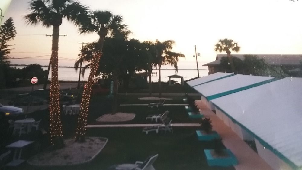 Tropical Bay Inn Motel - photo 19