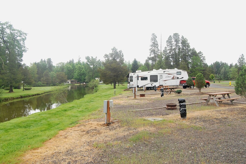 Silver Cove RV Resort - photo 6