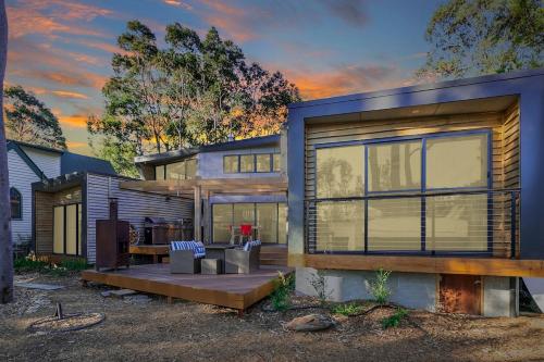 Mossy Green Door MTB stay minutes to Mogo Trails — hotel near Moruya Airport