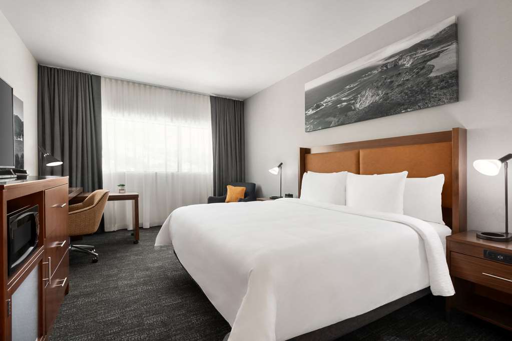 La Quinta Inn & Suites by Wyndham San Luis Obispo Downtown - photo 20