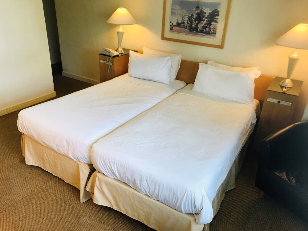 South Seas Hotel - photo 16
