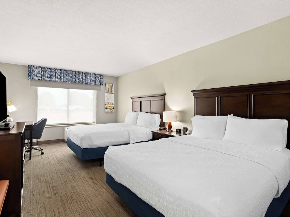 Hampton Inn Blytheville - photo 11