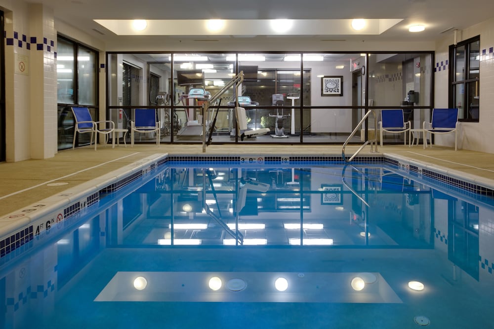 Holiday Inn Express Hotel & Suites Meadowlands Area by IHG - photo 18