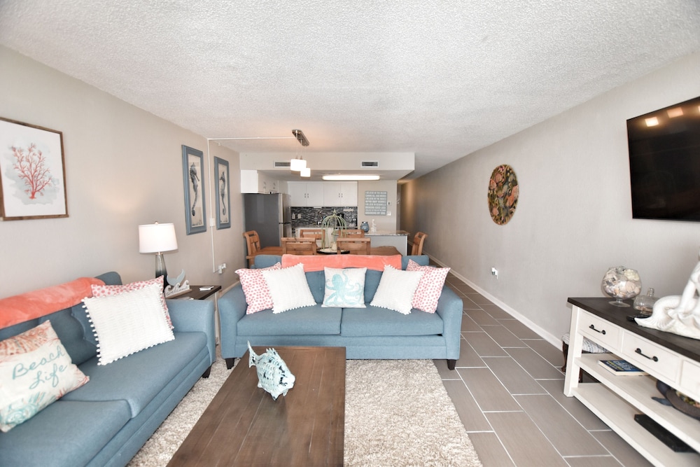 0704 Waters Edge Resort 1 Bedroom Condo by RedAwning - photo 13