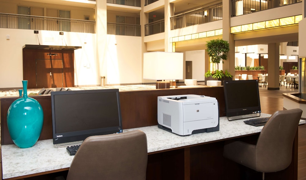 Embassy Suites by Hilton Cincinnati Northeast Blue Ash - photo 45