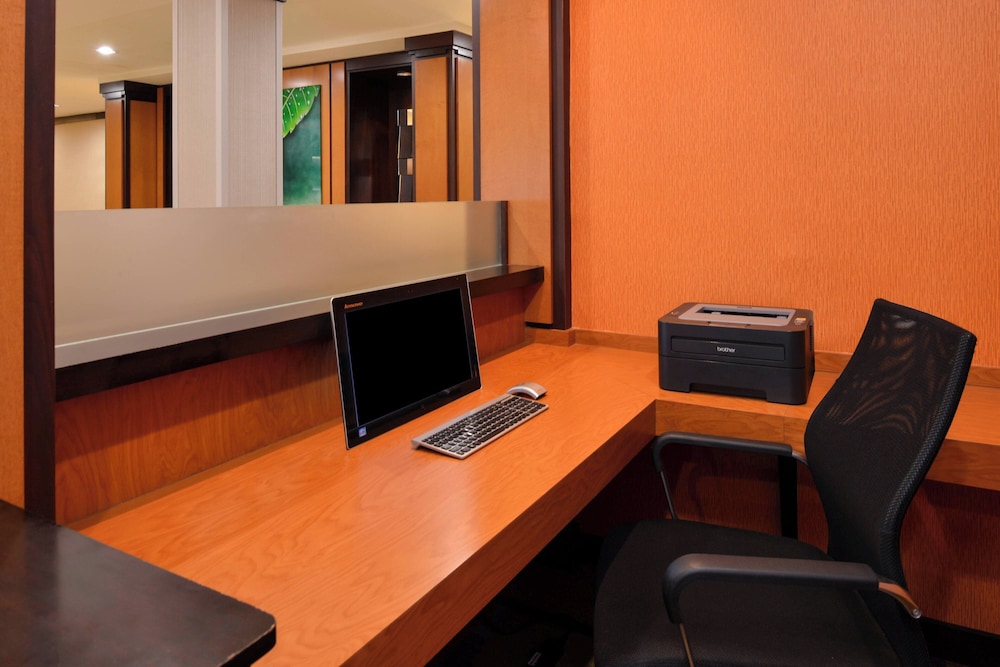 Fairfield Inn & Suites by Marriott Fort Wayne - photo 30