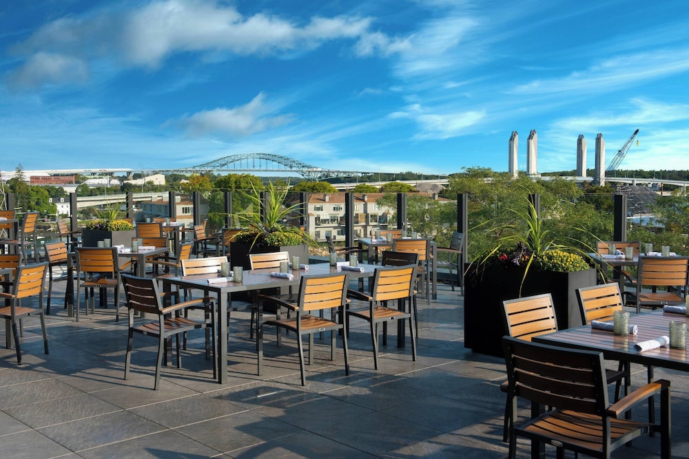 AC Hotel by Marriott Portsmouth - photo 16
