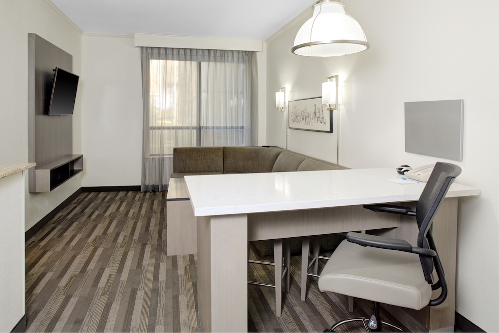HYATT house Dallas Lincoln Park - photo 18