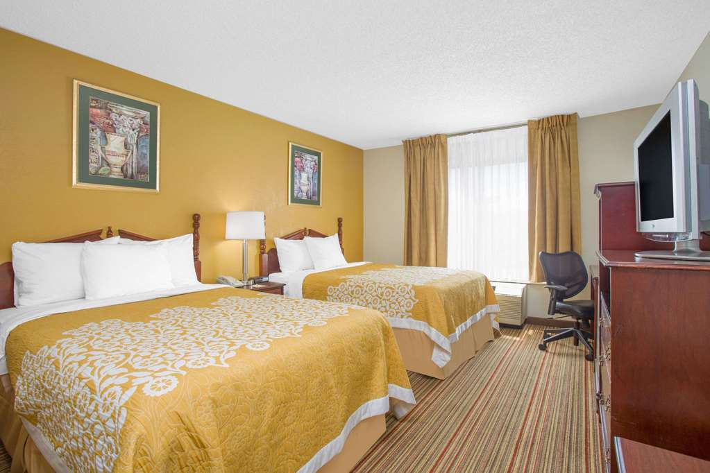 Days Inn by Wyndham Greenville - photo 10