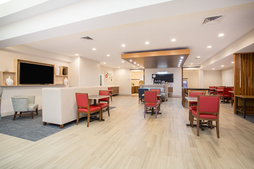 Holiday Inn Express Hotel & Suites Ft. Collins by IHG - photo 41