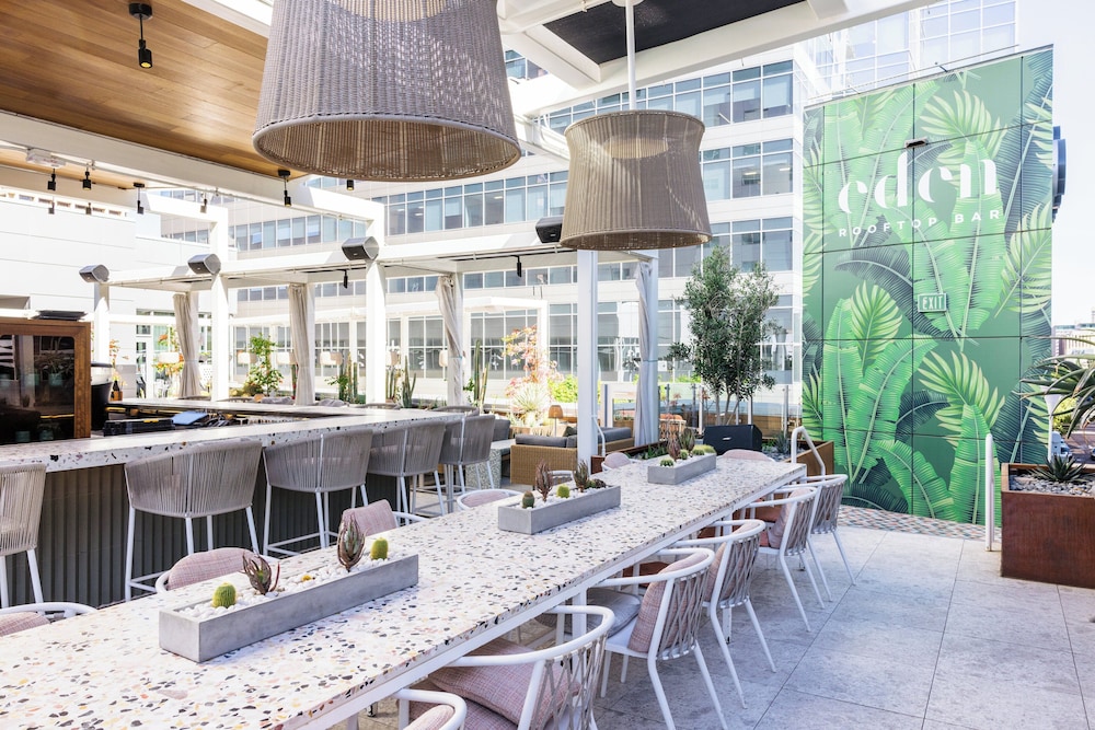 Kimpton Hotel Palomar Phoenix Cityscape by IHG - photo 84