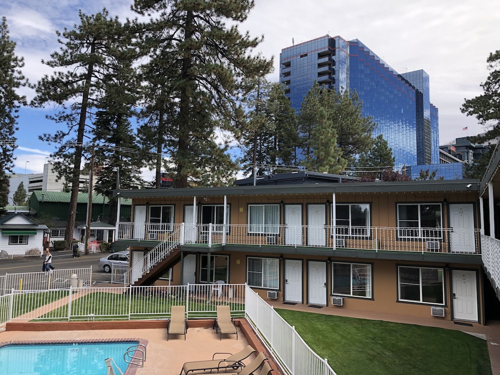 Alpine Inn and Spa - photo 32