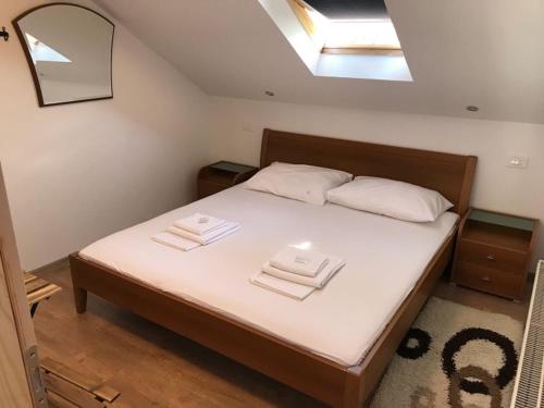 Sobe Zimmer Frei — hotel in Pozega