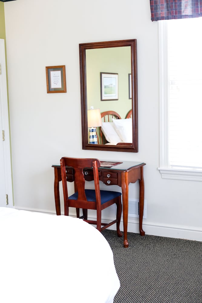 Oakmont Inn - photo 14
