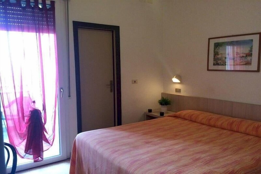 Hotel Alpen — Rimini — photo 5