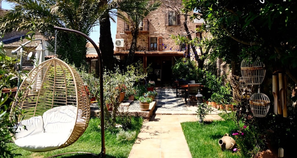 Derya Hanim Konagi - carbon neutral hotel in Ayvalik