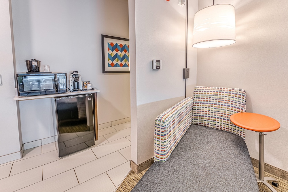 Holiday Inn Express & Suites Rantoul by IHG - photo 9