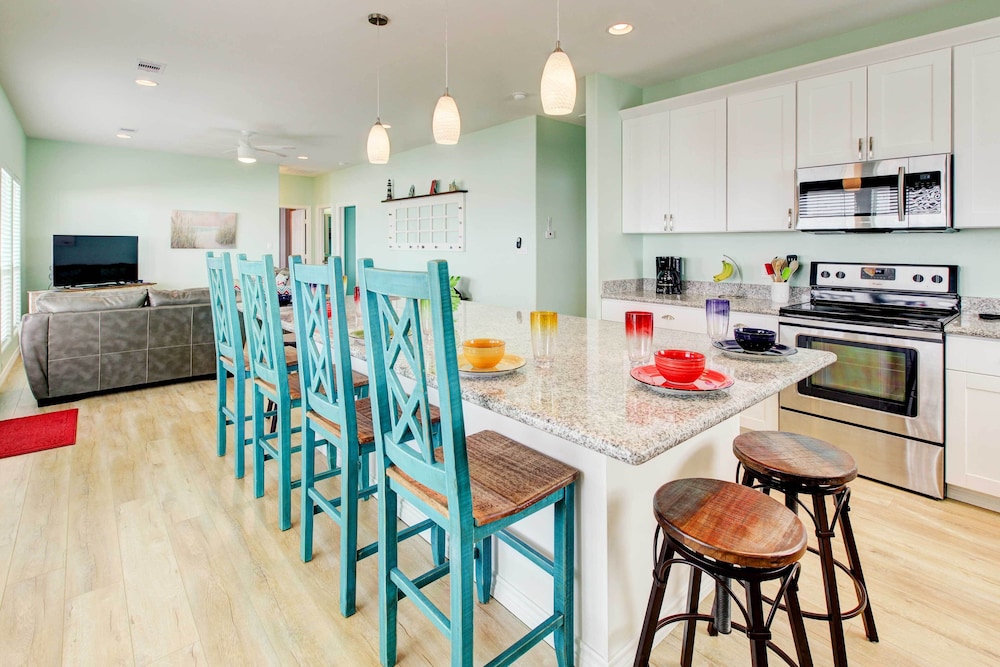Gulf Access Group Friendly Gilchrist Beach House — 4-Star Luxury Hotel in Wheatland, United States