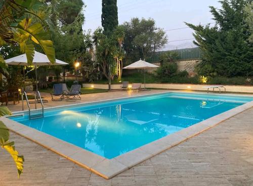 Villa Flora — 4-Star Luxury Hotel in Castellammare Del Golfo, Italy