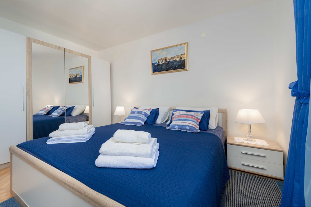 Blue Harmony Sea View Apartment
