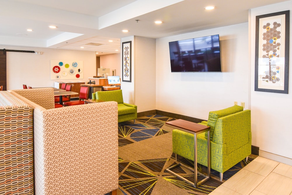Holiday Inn Express Indianapolis South by IHG - photo 59