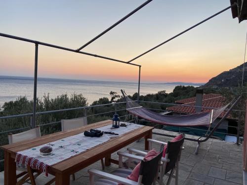 Melinda Views Beach House Summer House — 4-Star Luxury Hotel in Plomari, Greece