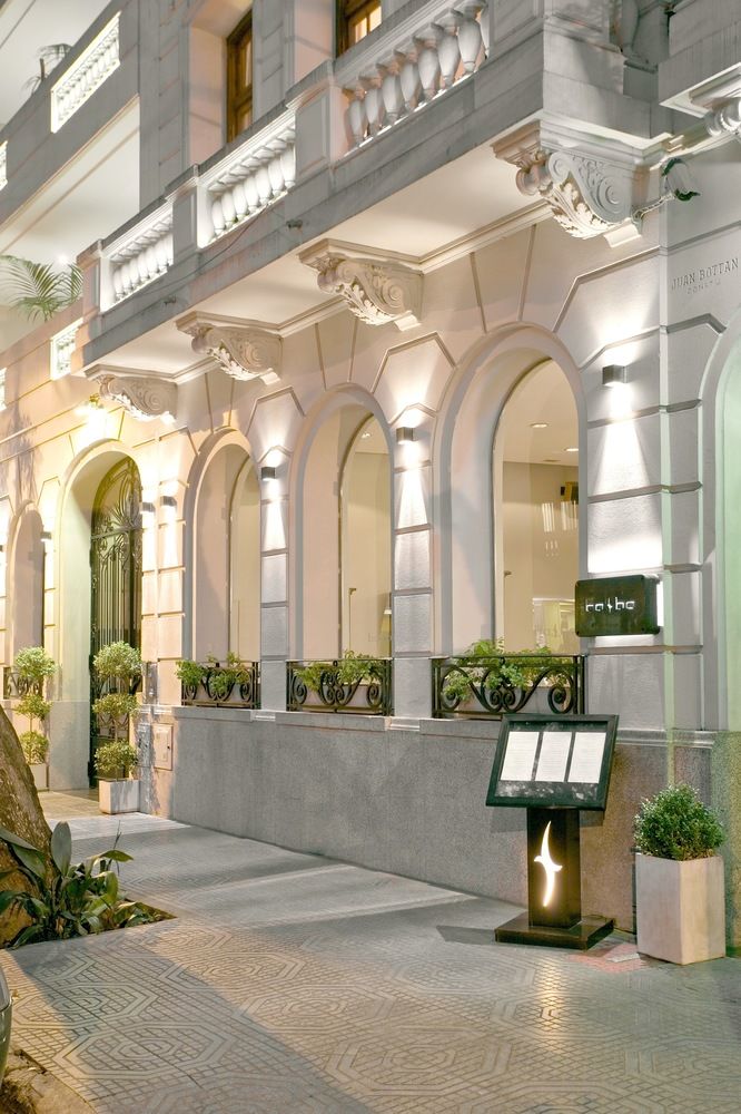 Bo Bo in Buenos Aires, Argentina