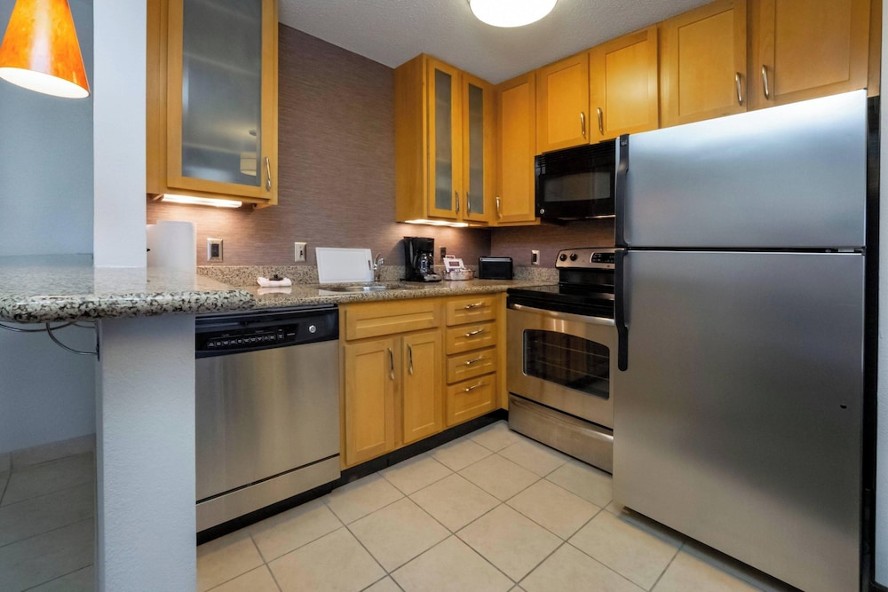 Residence Inn by Marriott Hazleton - photo 16