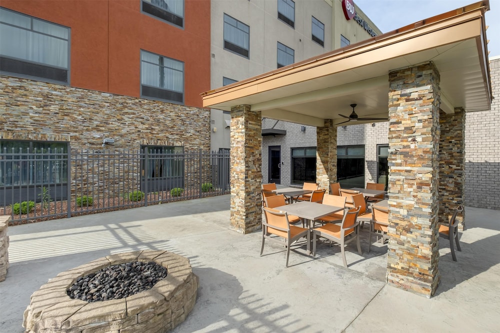 B W Plus Elizabethtown Inn & Suites - photo 53