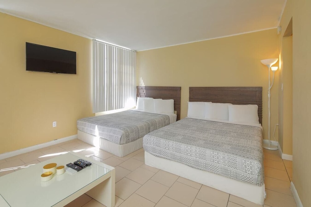 Gorgeous Studio 1bath Miami Beach 1 Block to the Ocean - photo 2