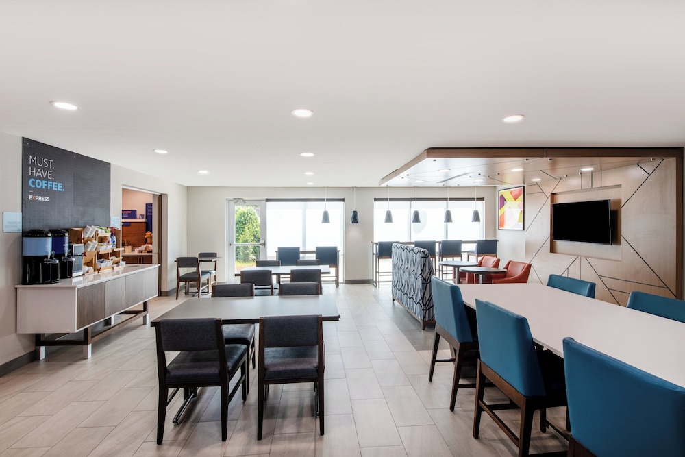 Holiday Inn Express & Suites Wilson I 95 By IHG - photo 37
