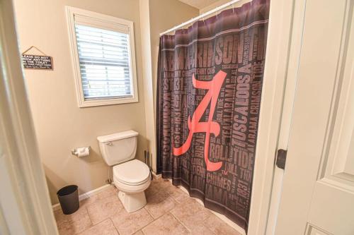 The Crimson Retreat Only 5 miles to the Stadium BBQ Coffee Games — 4-Star Luxury Hotel in Tuscaloosa, United States