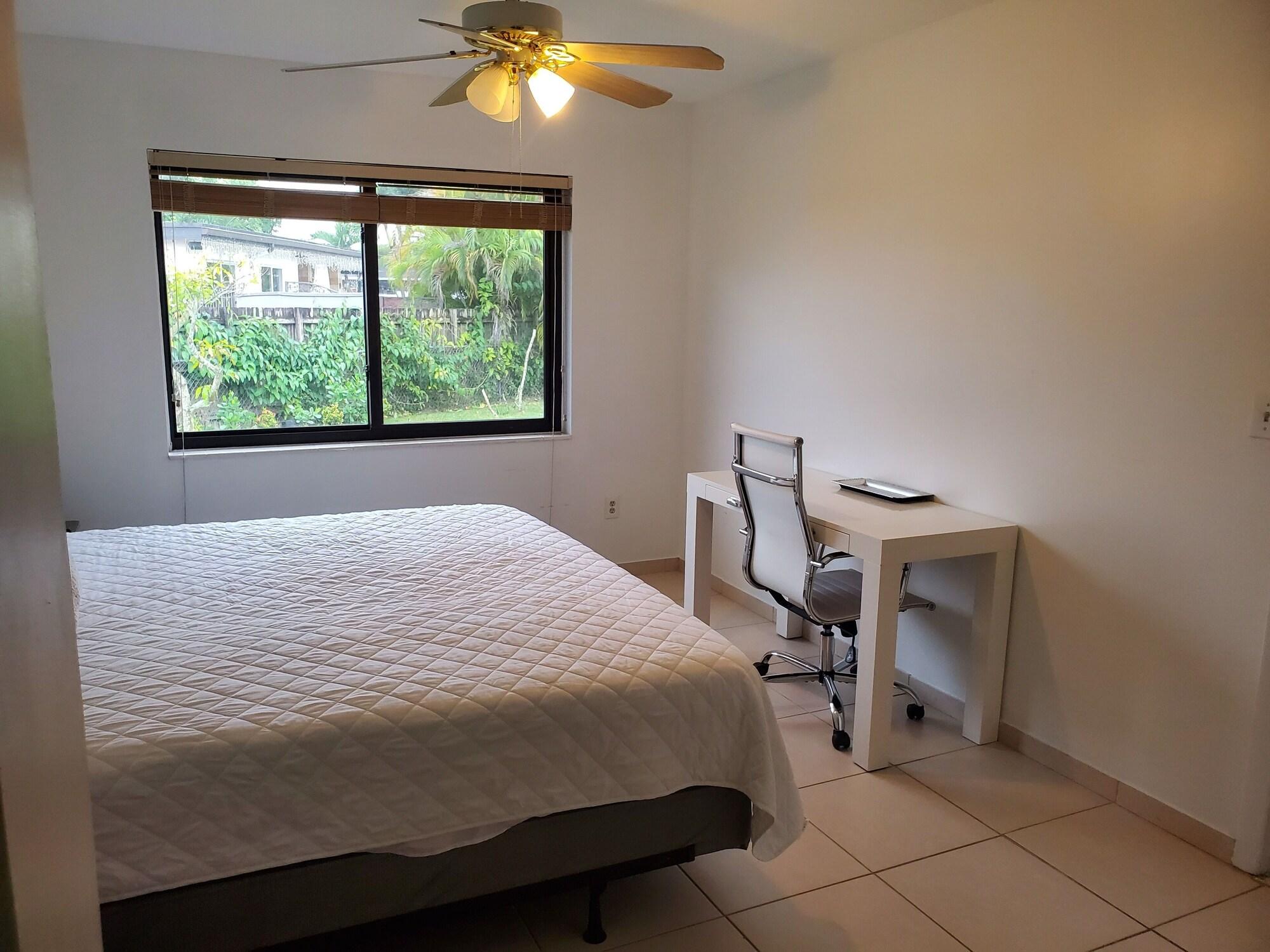Cozy family home in quiet area nice garden views. — 4-Star Luxury Hotel in Tamiami, United States