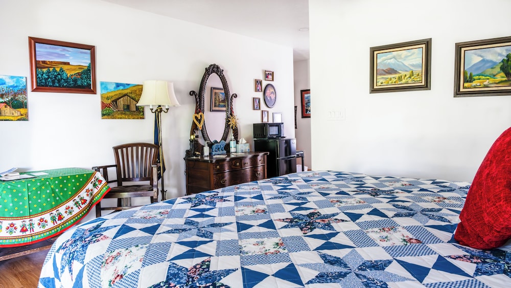 Red Horse Bed and Breakfast - photo 21