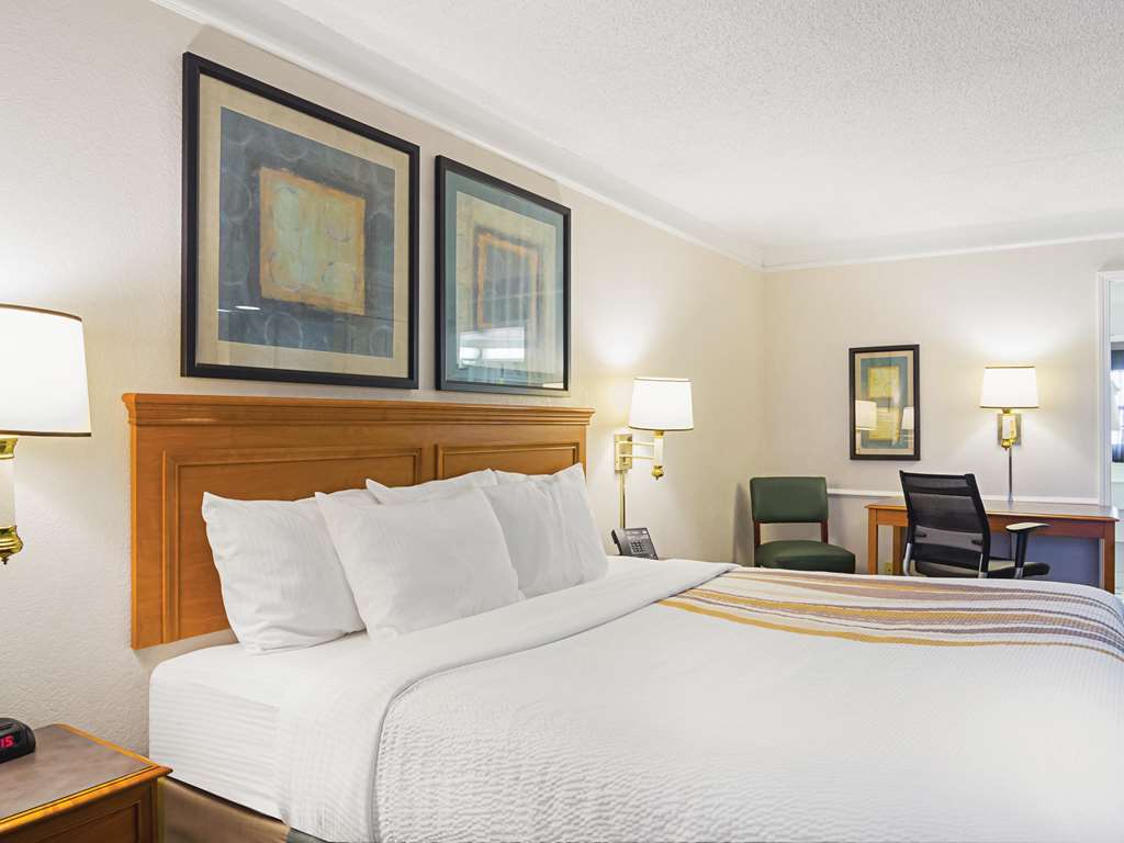 La Quinta Inn by Wyndham Denver Northglenn - photo 20