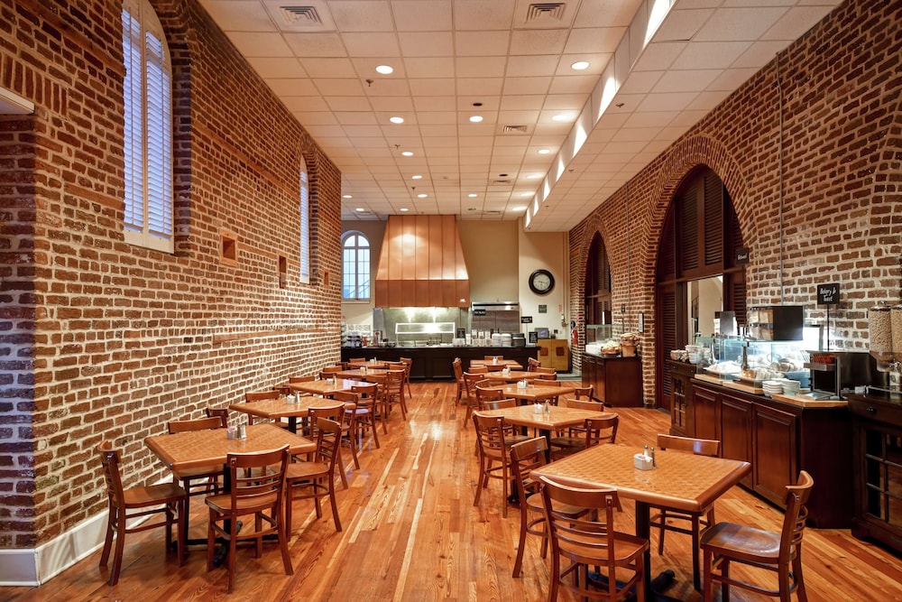 Embassy Suites by Hilton Charleston Historic District - photo 33