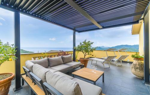 Lovely Apartment In Cogorno With Wifi — 4-Star Luxury Hotel in Cogorno, Italy