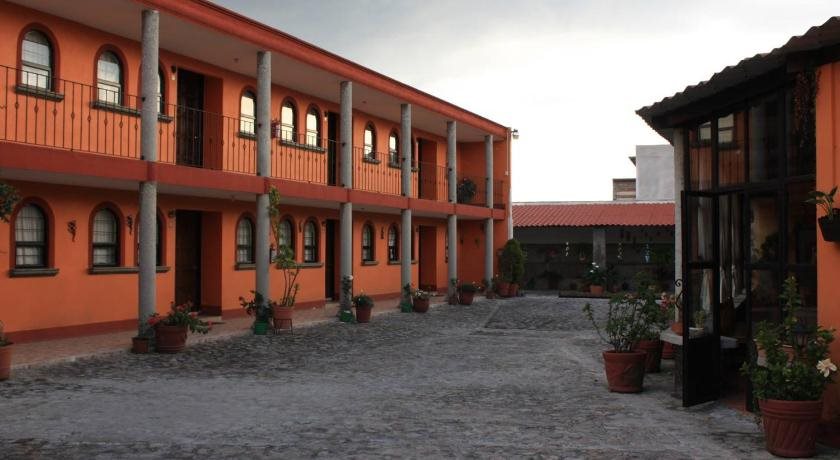 Villas Hotel Tonatzintla in San Andres Cholula, Mexico