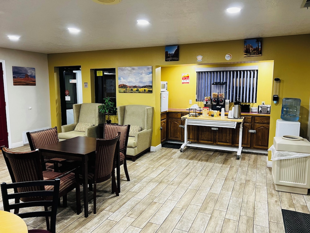 Vagabond Inn Cedar City - photo 4