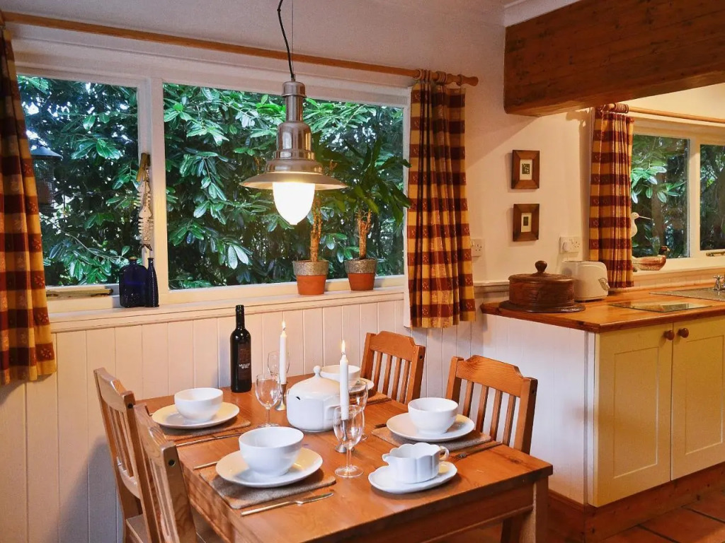 Gareside Lodge — 4-Star Luxury Hotel in Rhu, United Kingdom