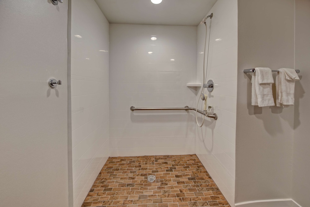Hampton Inn by Hilton Concord Kannapolis - photo 21