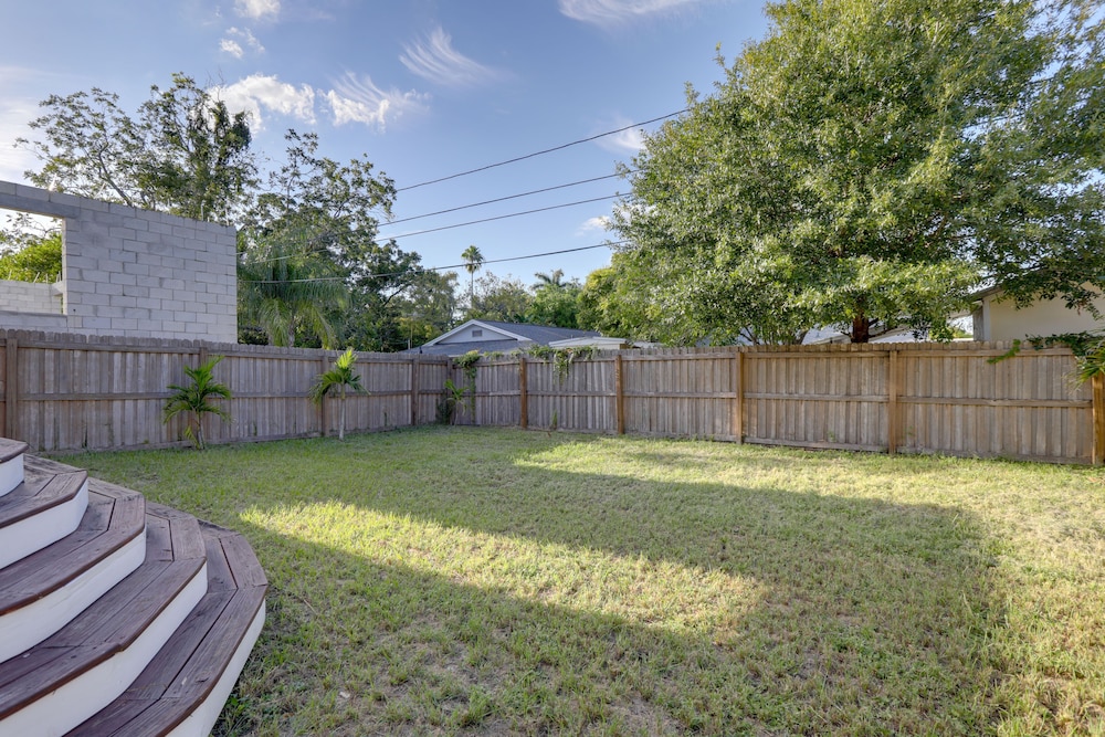 St Petersburg Vacation Rental Home w Pergola - photo 18
