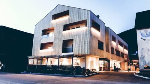 Gourmet Boutique Hotel Tanzer — hotel in Falzes