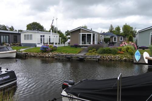 Watervriend - carbon neutral hotel in Unknown City
