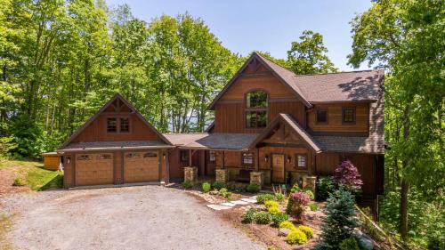 Eagles Landing at Eagles Nest — 4-Star Luxury Hotel in Banner Elk, United States