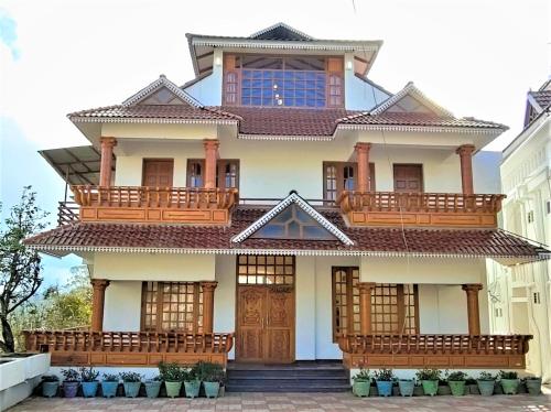 Pears Garden Royal Suite — 5-Star Luxury Hotel in Kodaikanal, India