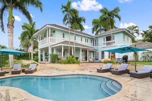 Hospitalityexpert Charming 4 Br Villa Sleeps 10 Pool Hot Tub Beach & Private Chef — 4-Star Luxury Hotel in Montego Bay, Jamaica