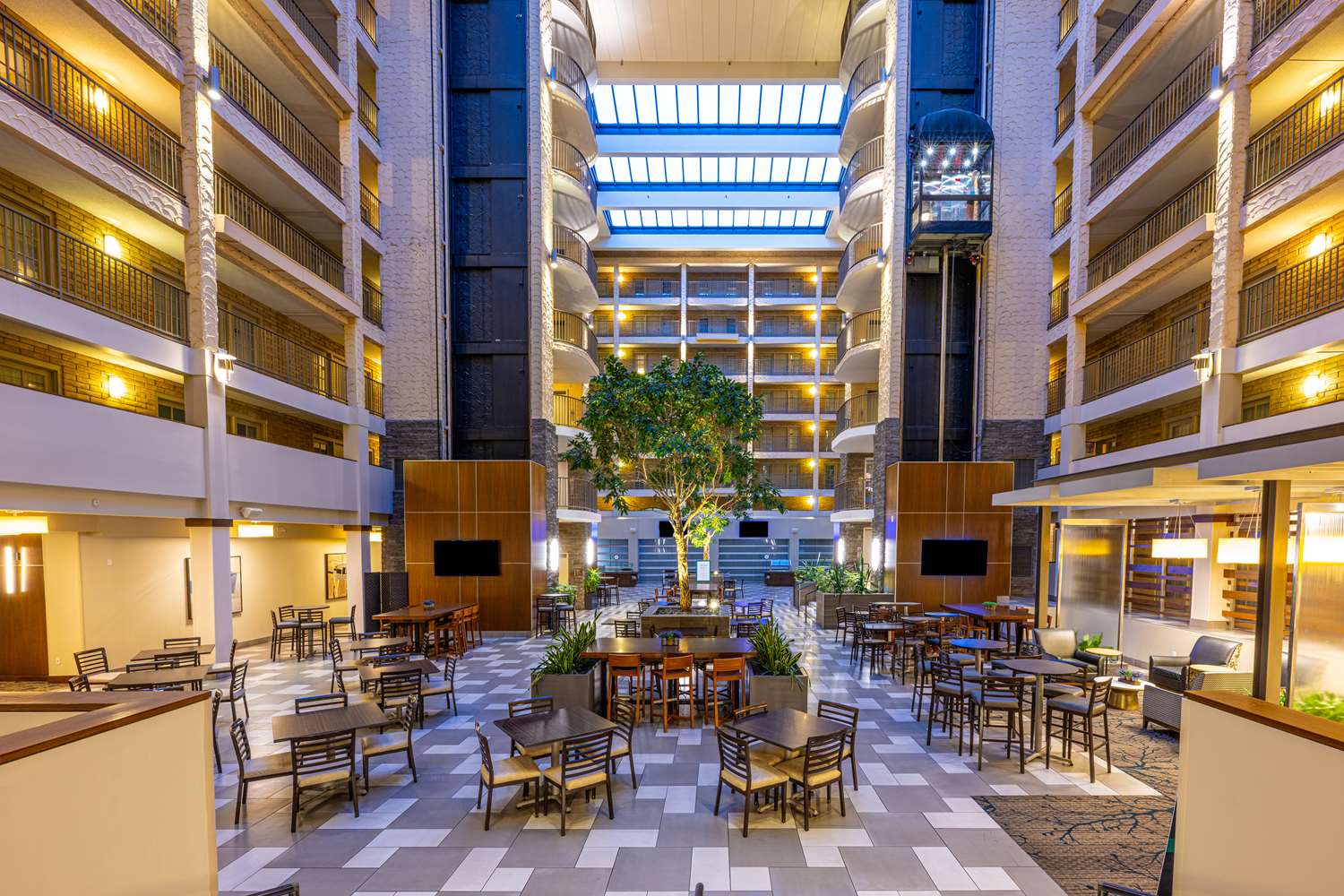 Embassy Suites by Hilton Bloomington Minneapolis - photo 28