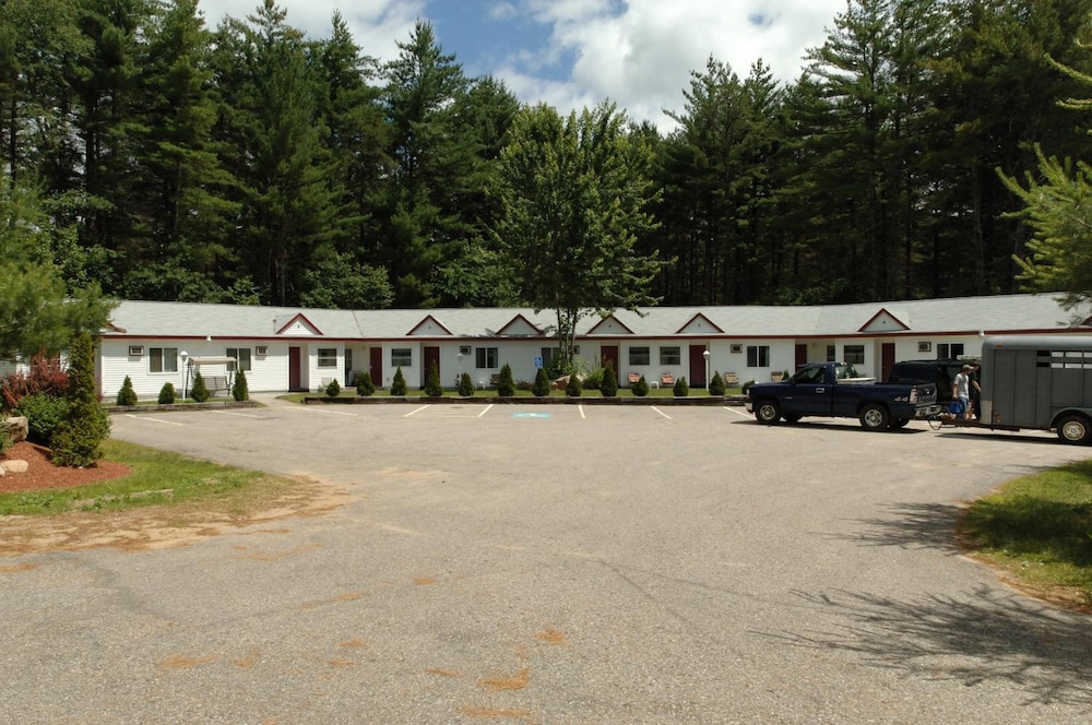 Saco River Motor Lodge & Suites - photo 27